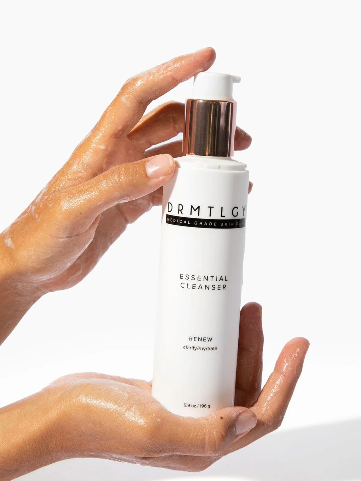 Essential Cleanser - Image 3