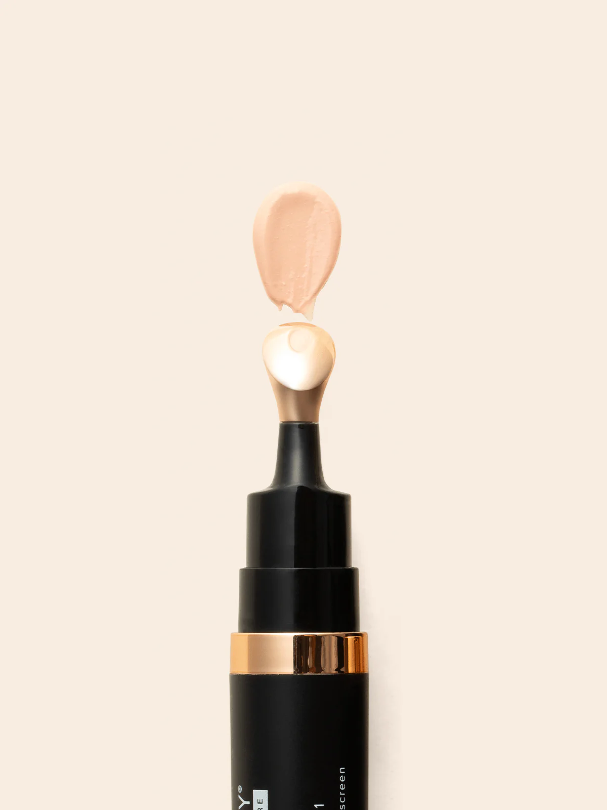 Luminous Eye Corrector® SPF 41 - Fair - Image 4