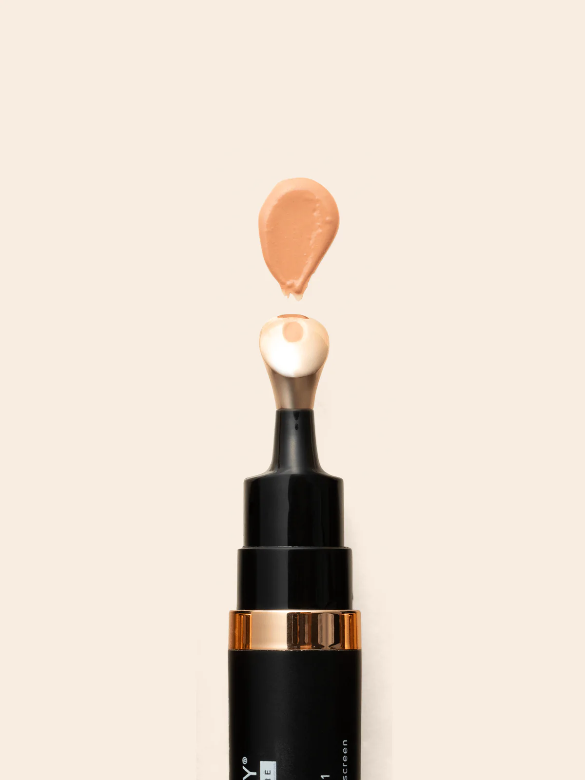 Luminous Eye Corrector® SPF 41 - Tan - Image 4